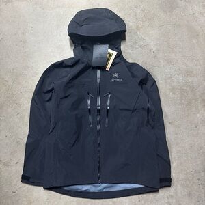 Arc'teryx Men's Black Hooded Waterproof Shell Jacket